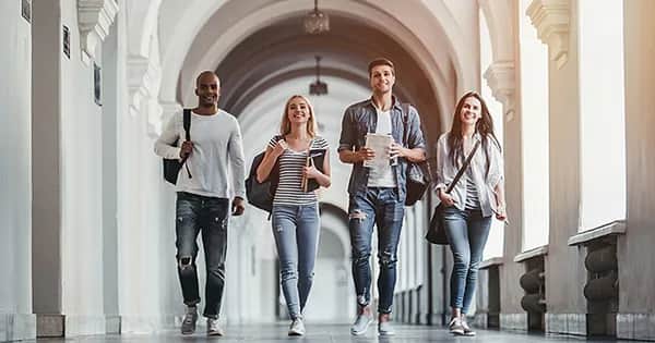 Praca w Niemczech po studiach – jak zdobyć wymarzoną posadę?