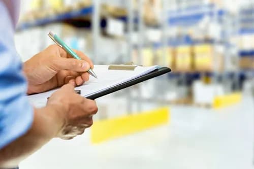 Co można robić po studiach logistycznych? Sprawdź ciekawe możliwości zawodowe