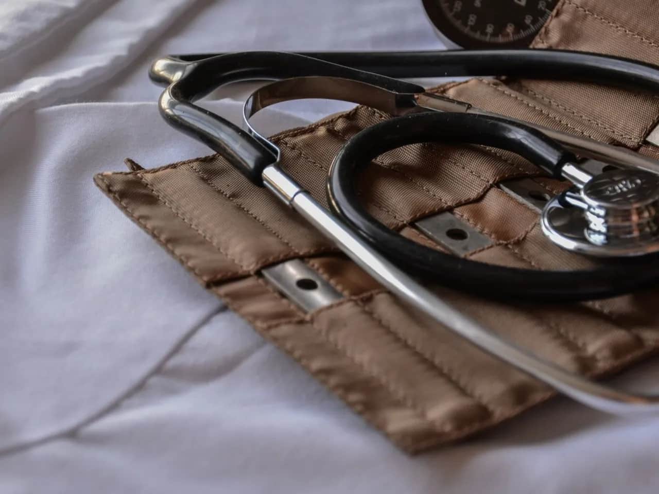 Ubezpieczenie zdrowotne po studiach 4 miesiące – co musisz wiedzieć