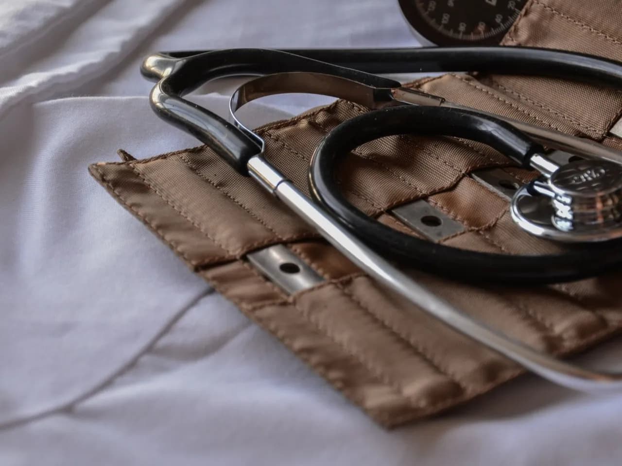 Ubezpieczenie zdrowotne po studiach 4 miesiące – co musisz wiedzieć